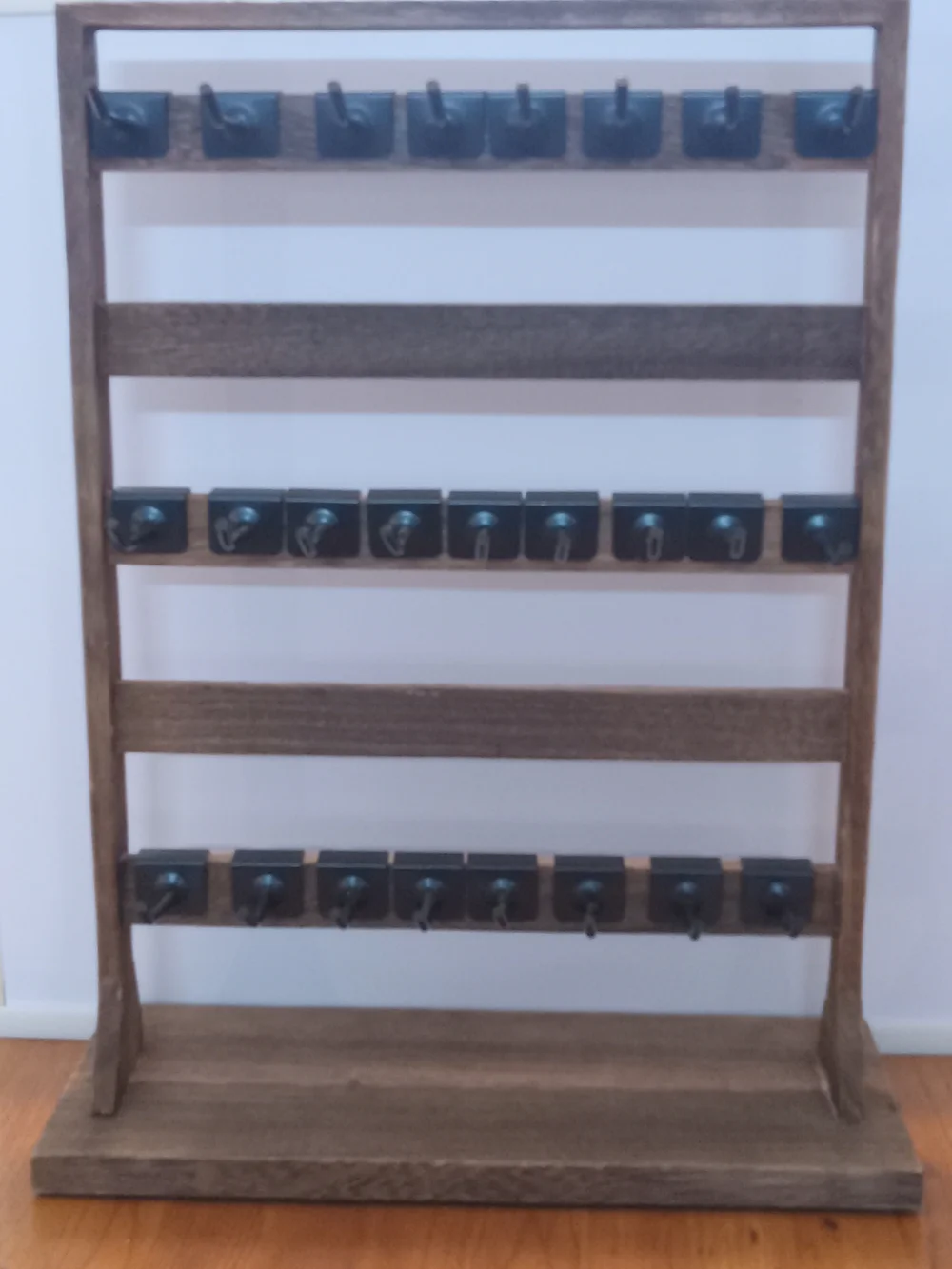 Wooden Multi-Tier Jewelry & Earring Rack in Natural Brown